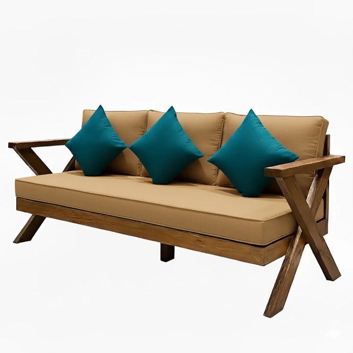 كرسي خشب سويدي ثلاثي بتصميم قاعدة X مع وسائد جملي ومخدات فيروزية

